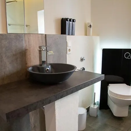 Suites, 2 Schlafzimmer Balkon Apartment Bitburg